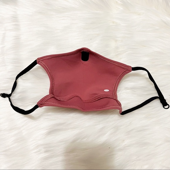 Lululemon • Earloop Face Mask *Briar Rose* - Picture 4 of 5